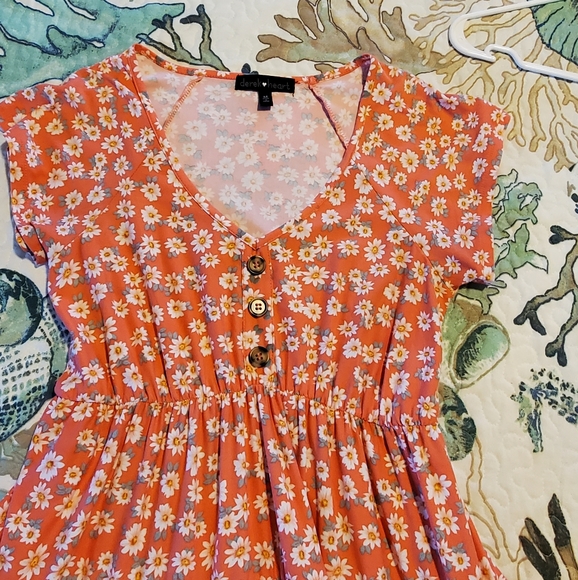 Dress - Picture 3 of 5